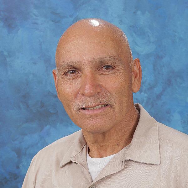 RobertMuñoz, Sr.'s Profile Photo